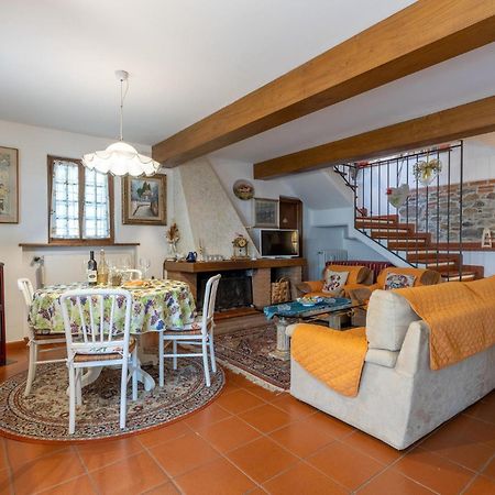 Beautiful Home In Uzzano Pt With Kitchen Kültér fotó