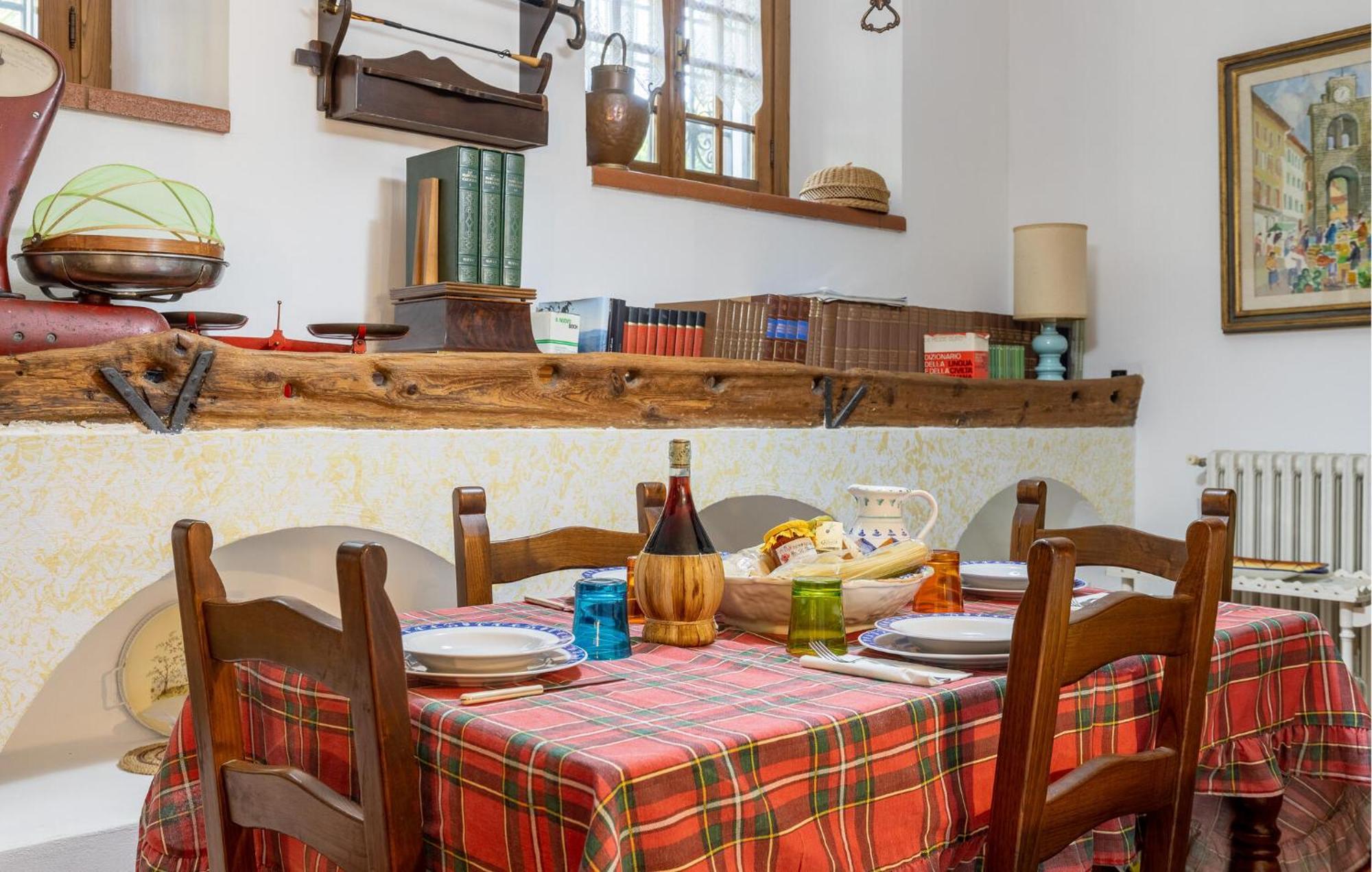 Beautiful Home In Uzzano Pt With Kitchen Kültér fotó