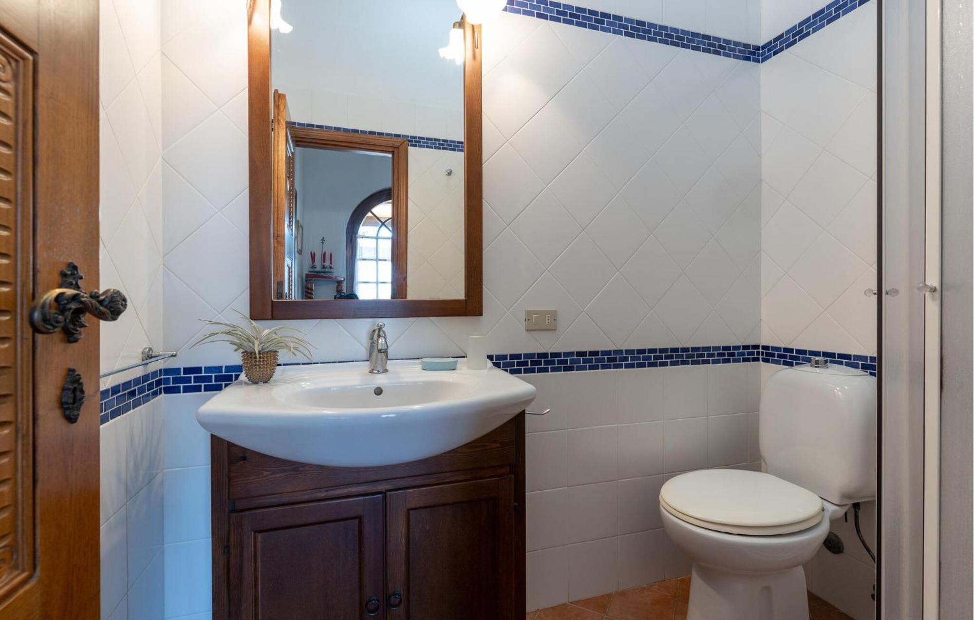 Beautiful Home In Uzzano Pt With Kitchen Kültér fotó