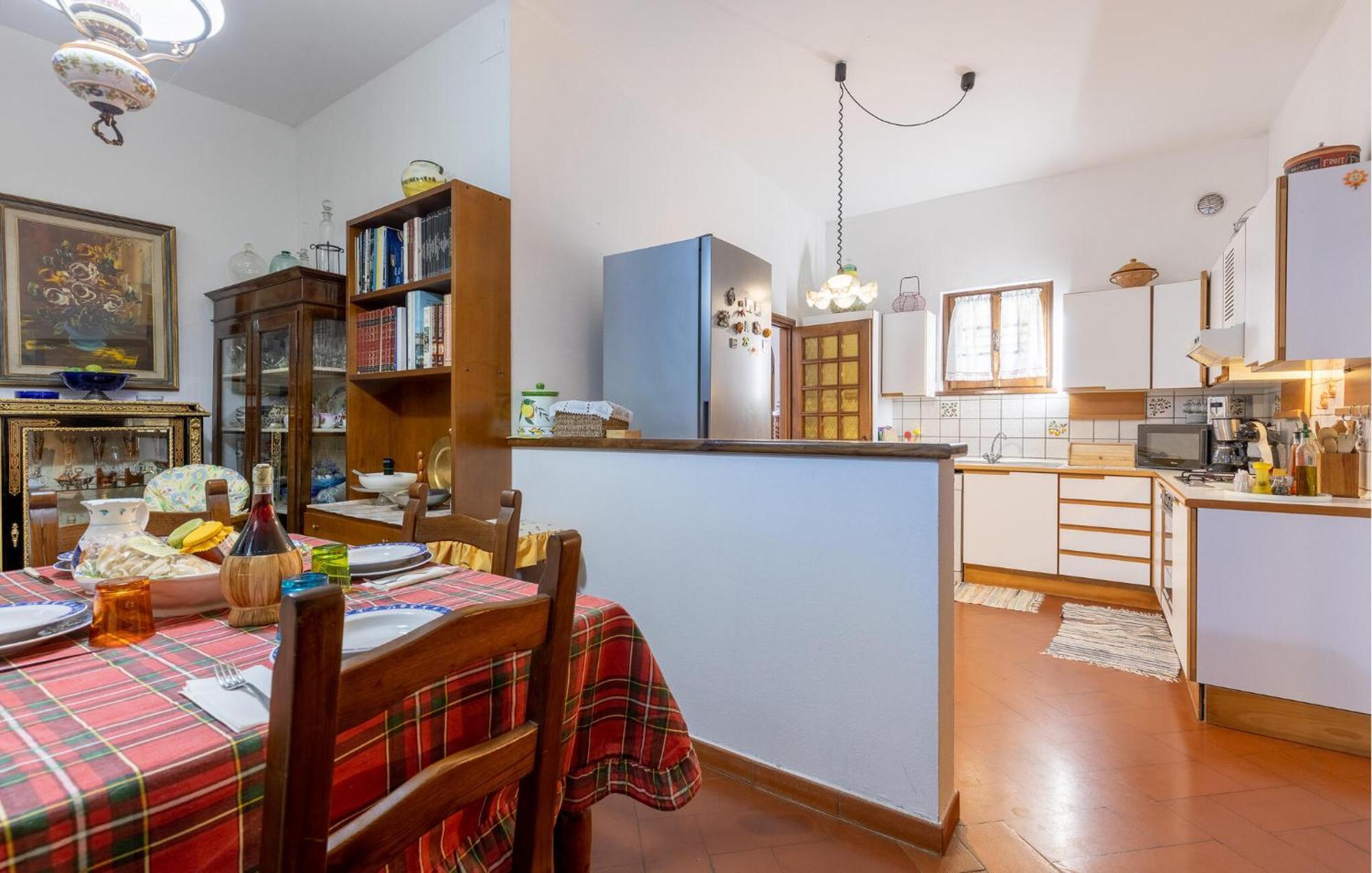 Beautiful Home In Uzzano Pt With Kitchen Kültér fotó