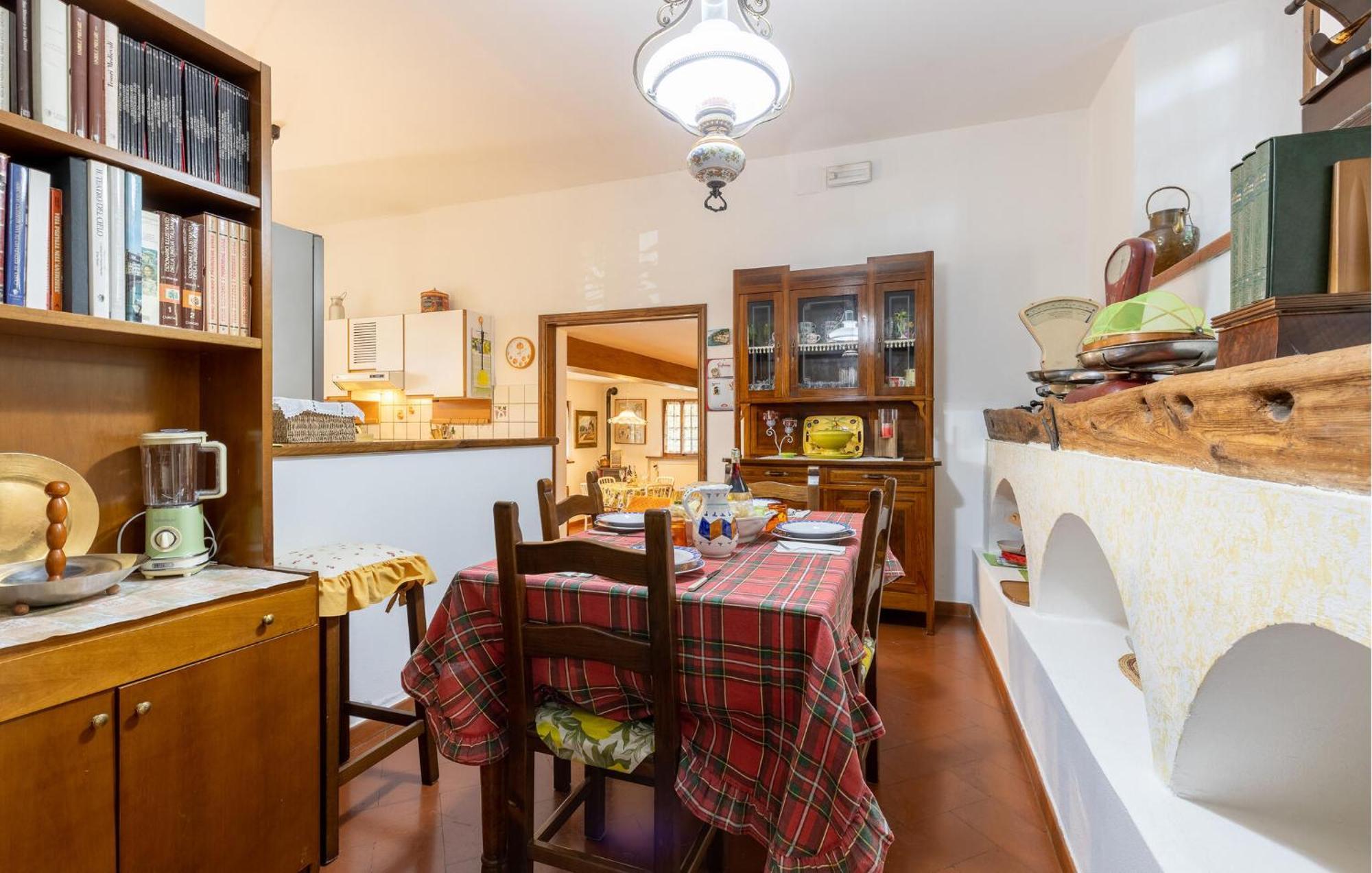 Beautiful Home In Uzzano Pt With Kitchen Kültér fotó