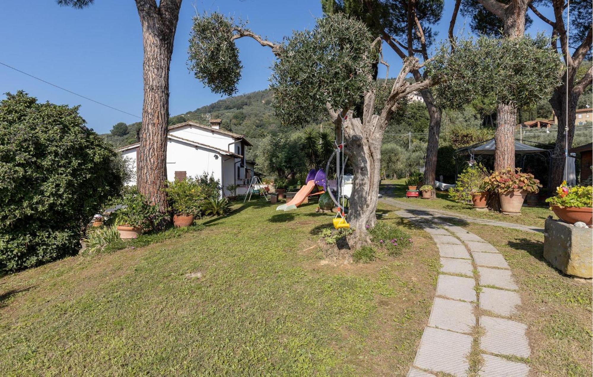 Beautiful Home In Uzzano Pt With Kitchen Kültér fotó